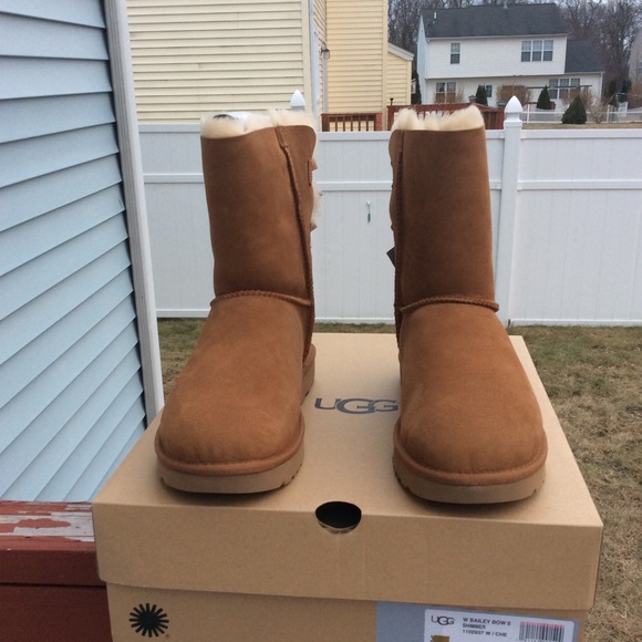 UGG BAILEY BOW II SHIMMER - Picture 4 of 5